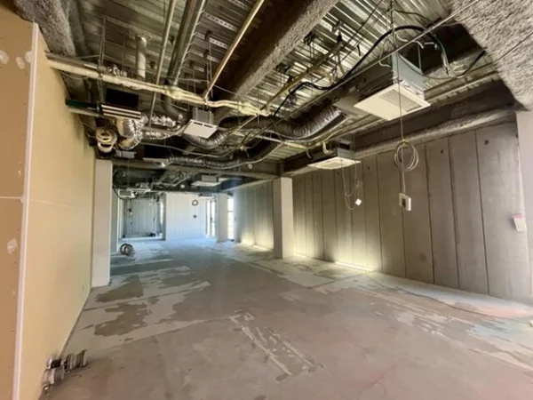 貸店舗(スケルトン)の内装