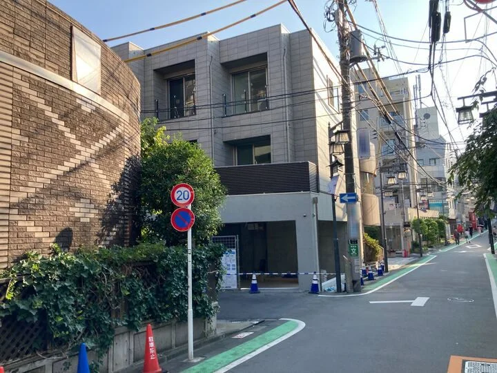 貸店舗(スケルトン)の外観