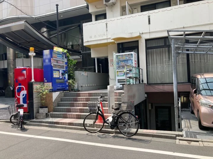 大久保のスケルトン店舗物件の外観