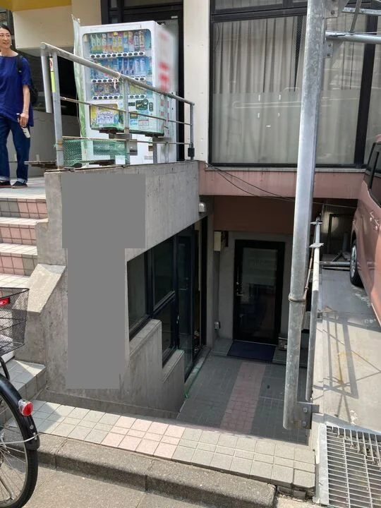 大久保のスケルトン店舗物件の外観