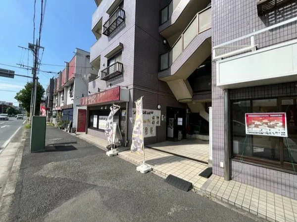 鶴見のラーメン居抜きのエントランス