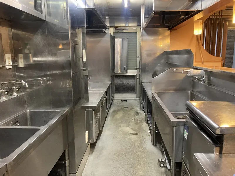 和食の居抜き物件の厨房