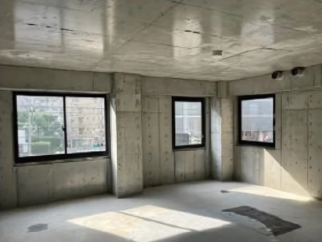 貸店舗(スケルトン)の内装