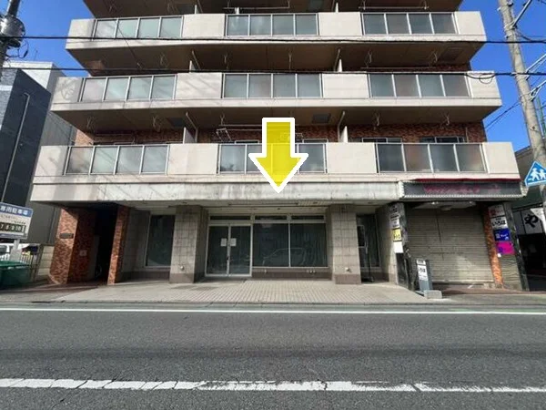 鶴ヶ島のスケルトン店舗物件の外観