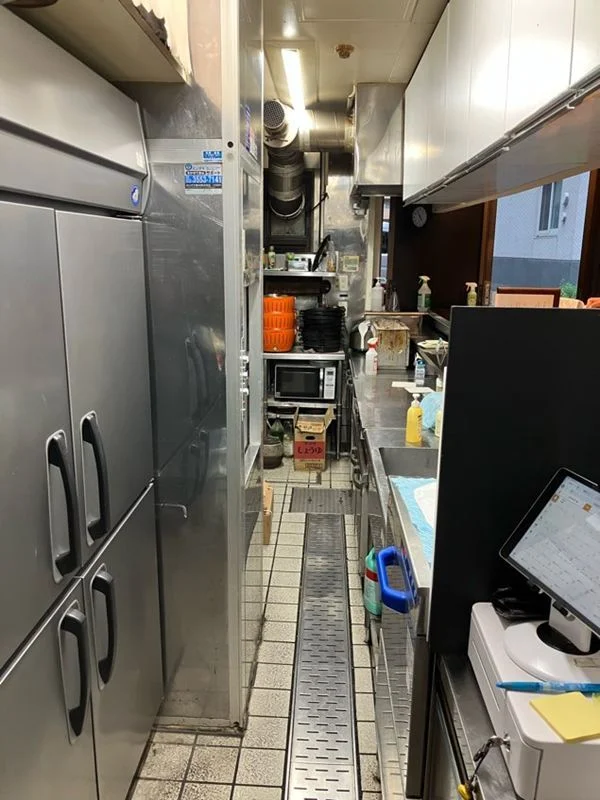 月島の焼肉屋居抜きの厨房