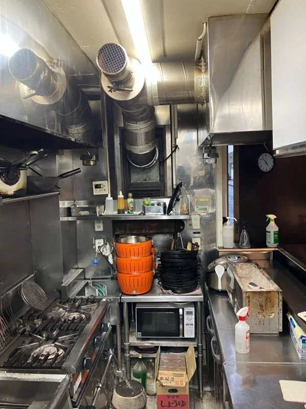 焼肉屋の居抜き物件の厨房