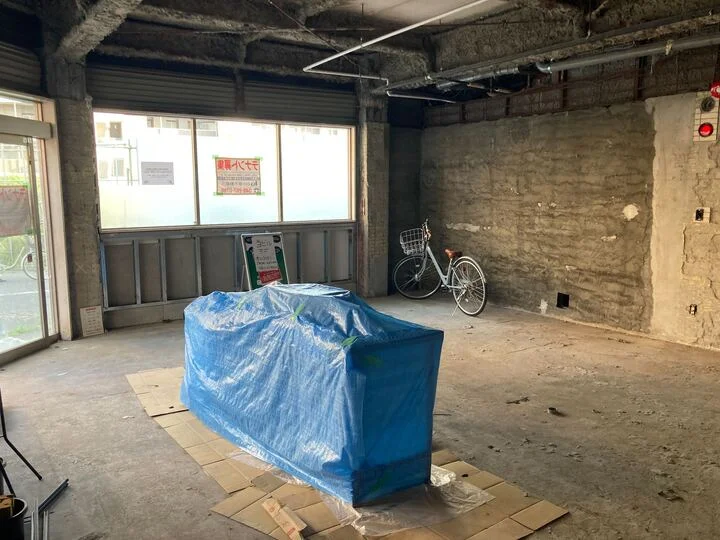 貸店舗(スケルトン)の内装