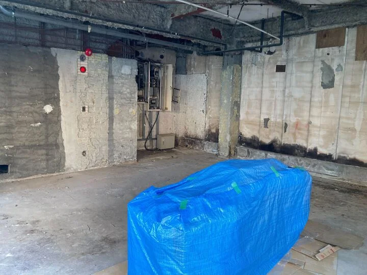 南林間のスケルトン店舗物件の内装