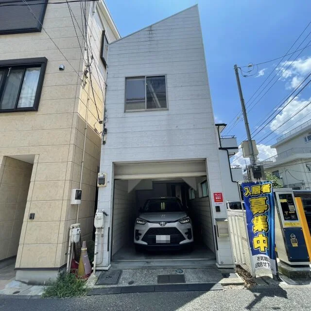 阪東橋の事務所仕様物件の外観