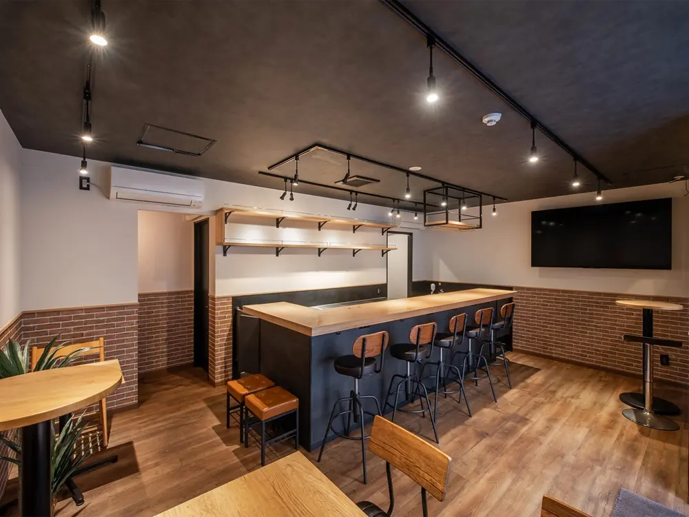 大山のダイニングバー居抜きの内装