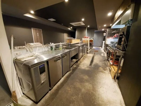 居酒屋の居抜き物件の厨房