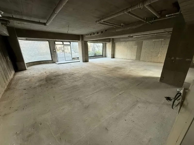 貸店舗(スケルトン)の内装