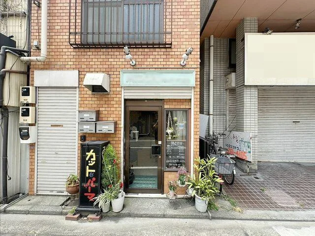美容室・理容室の居抜き物件の外観