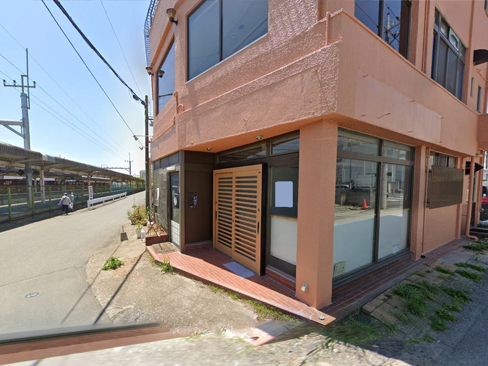 貸店舗(スケルトン)の外観