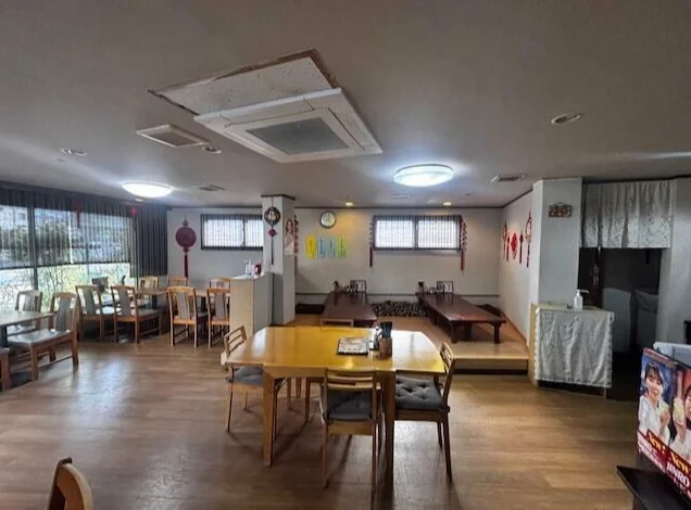 中華料理の居抜き物件の内装