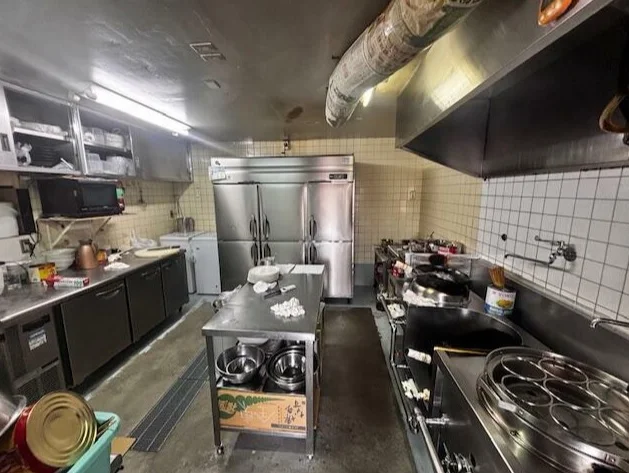蕨の居抜き店舗の厨房