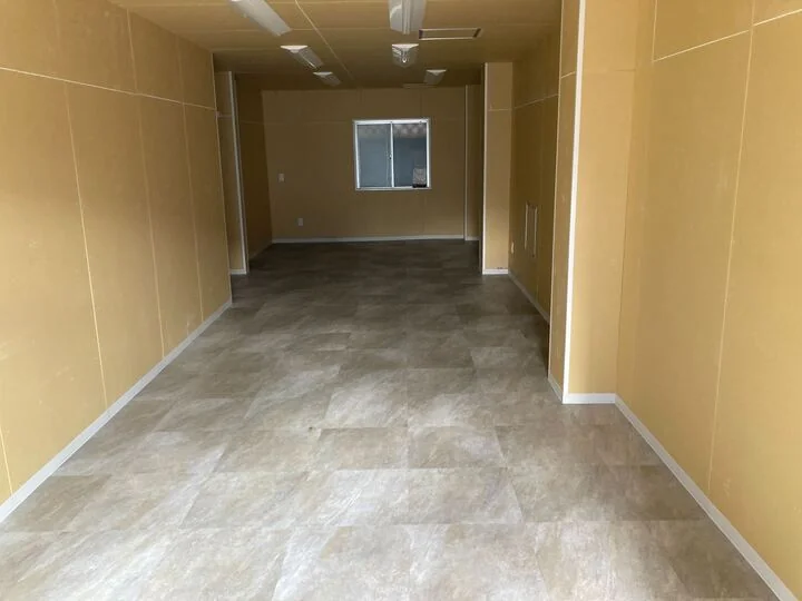 貸店舗(スケルトン)の内装