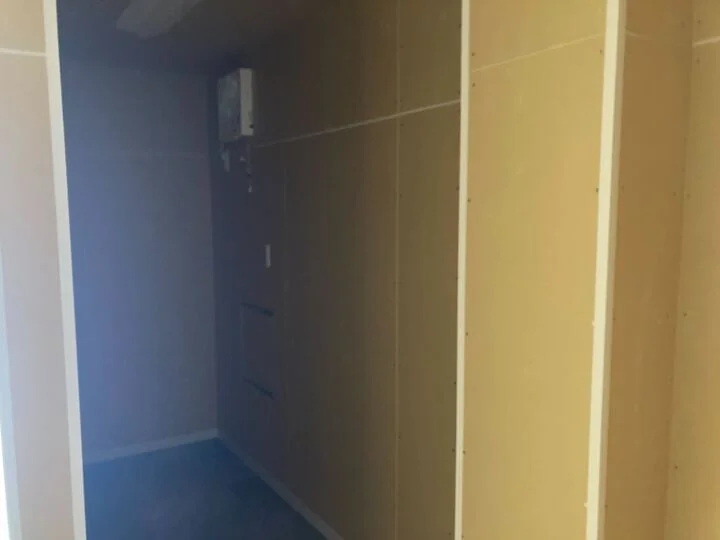 三ツ沢下町のスケルトン物件の内装