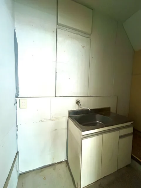 荒川一中前のスケルトン物件の内装