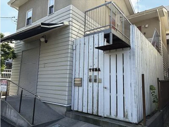 六会日大前のスケルトン店舗物件の外観