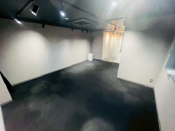 貸店舗(スケルトン)の内装