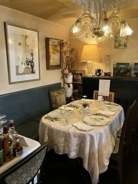 フレンチの居抜き物件の内装