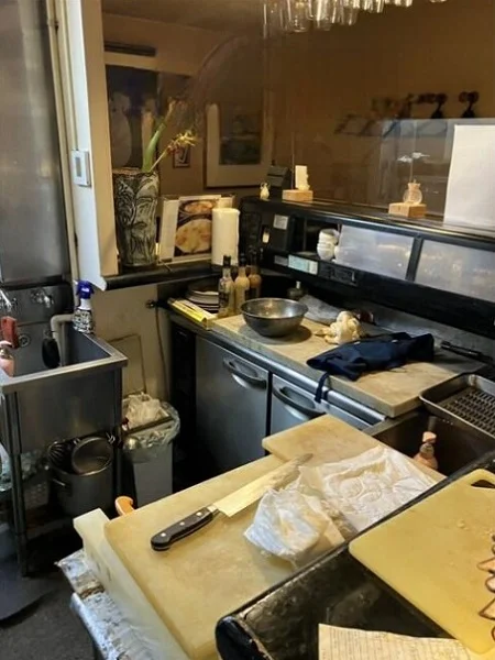 六本木の居抜き店舗の厨房