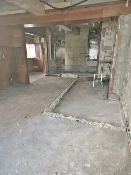 荻窪のスケルトン店舗物件の内装