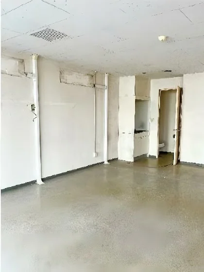 春日の事務所仕様物件の内装