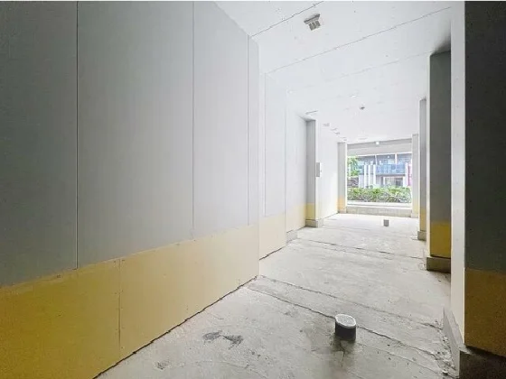 貸店舗(スケルトン)の内装