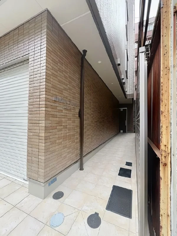 貸店舗(スケルトン)の外観