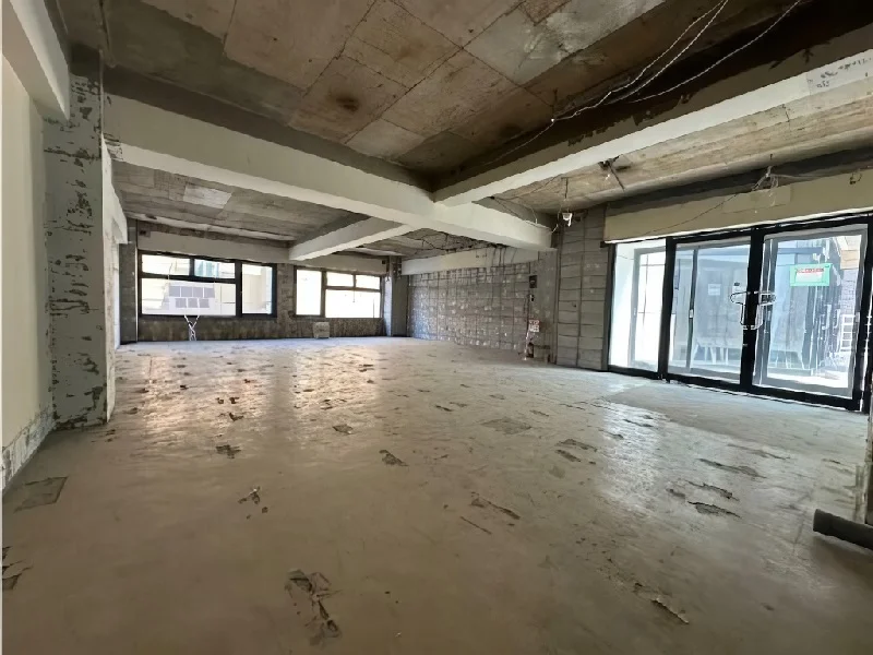 平間のスケルトン物件の内装