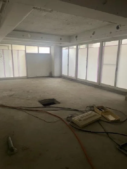 表参道のスケルトン店舗物件の内装