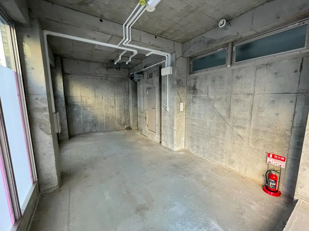 貸店舗(スケルトン)の内装