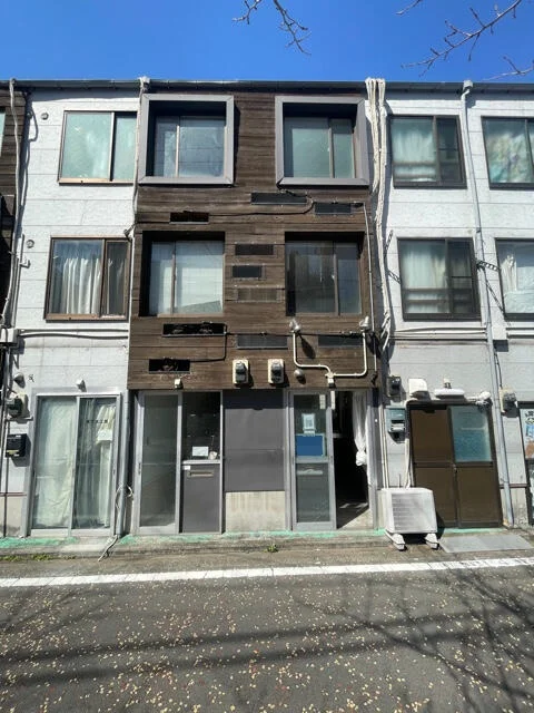 黄金町のカフェ・喫茶店居抜きの外観