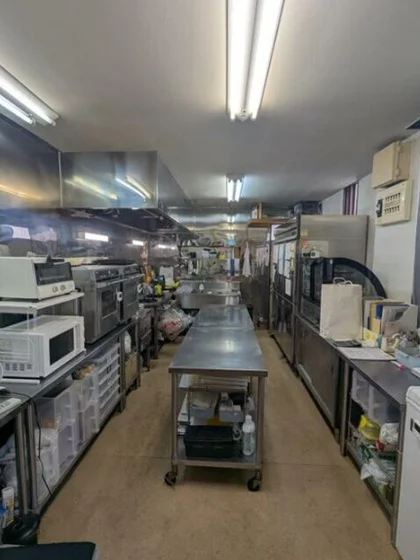 テイクアウトの居抜き物件の厨房