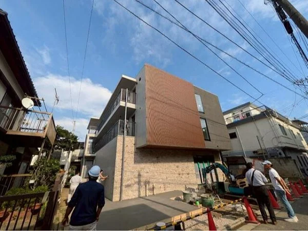 京成八幡のスケルトン店舗物件の外観