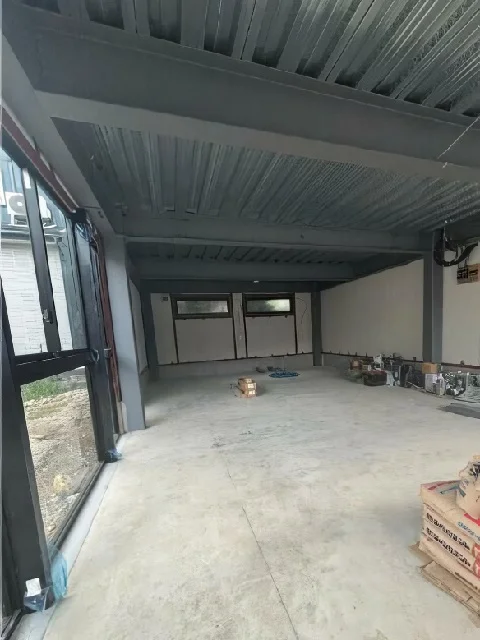 貸店舗(スケルトン)の内装