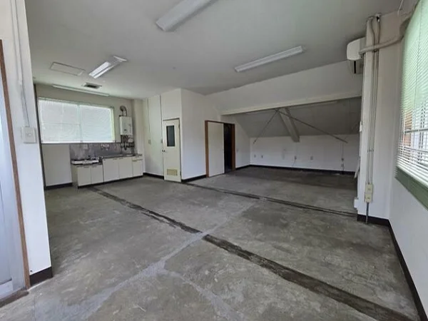 貸店舗(スケルトン)の内装