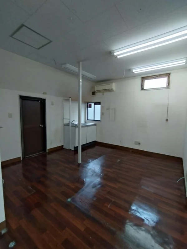 貸店舗(事務所仕様)の内装