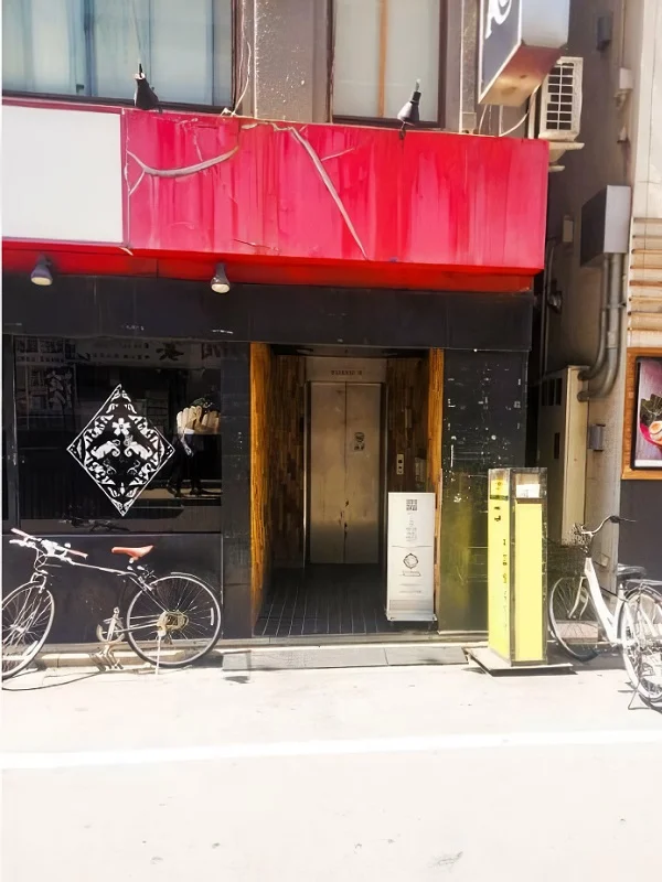 貸店舗(スケルトン)の外観