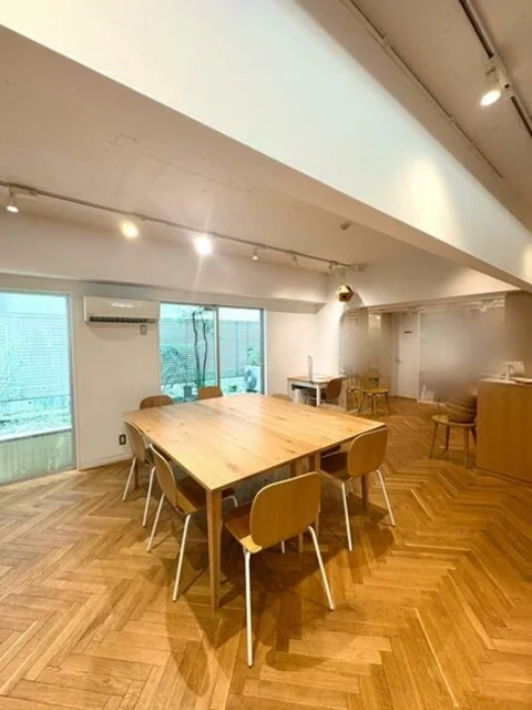 物販の居抜き物件の内装