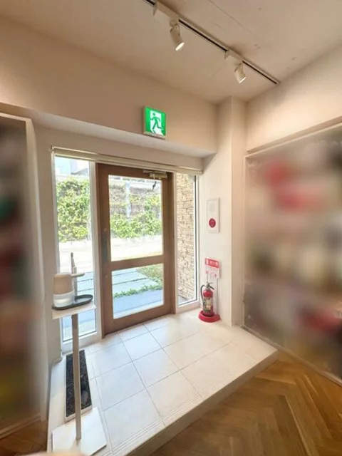 表参道の物販居抜きの内装