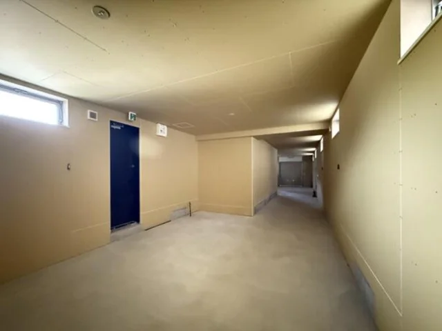 祖師ヶ谷大蔵のスケルトン店舗物件の内装