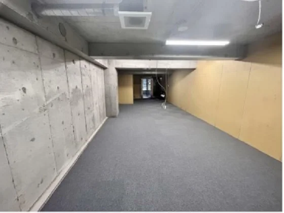 赤坂のスケルトン物件の内装