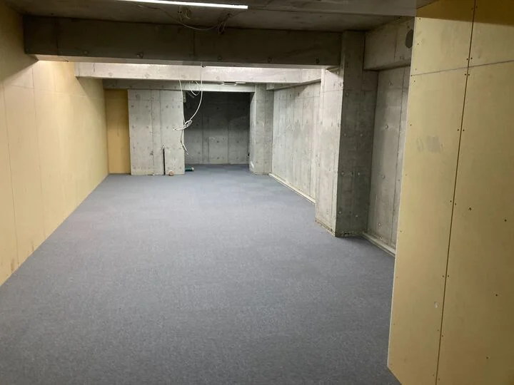 赤坂のスケルトン物件の内装