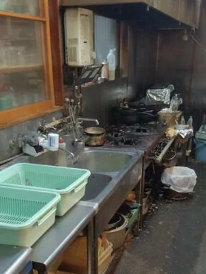 居酒屋の居抜き物件の厨房