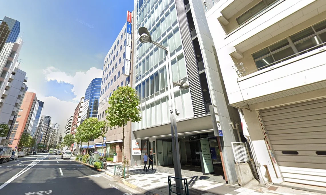 新宿御苑前の事務所仕様店舗物件の外観