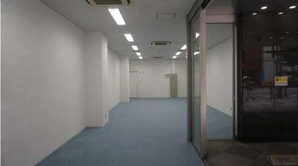 新宿御苑前の事務所仕様物件の内装