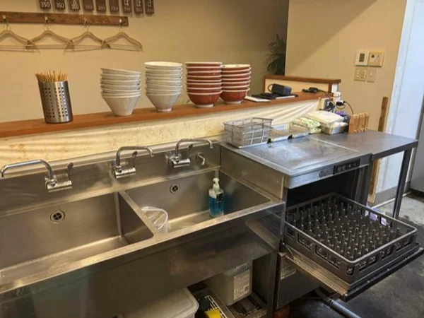 ラーメンの居抜き物件の厨房